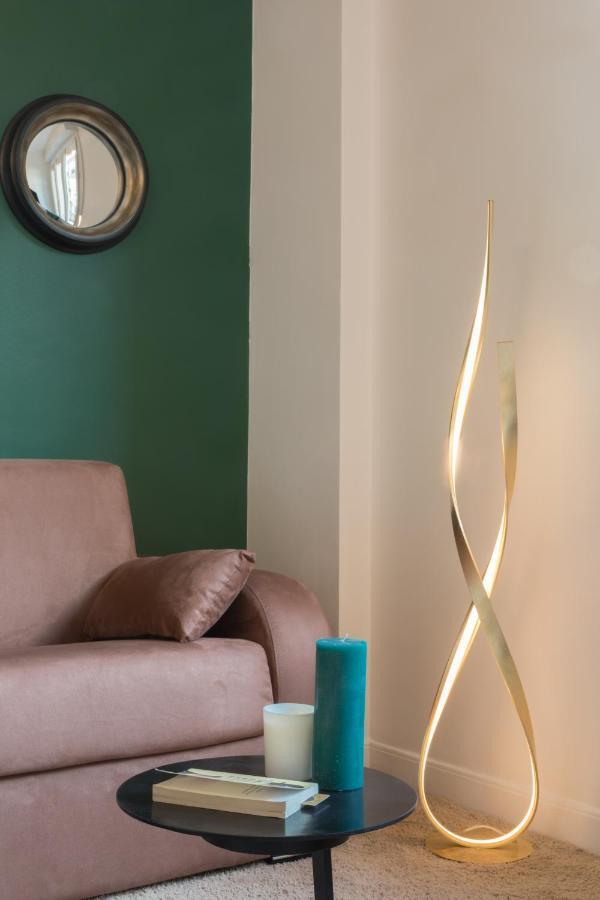 Beautiful Apartment In The Heart Of Nisa Exterior foto