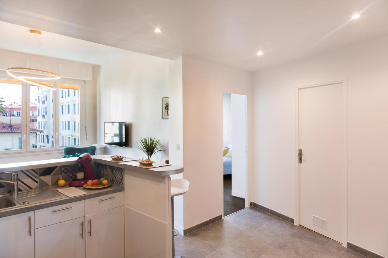 Beautiful Apartment In The Heart Of Nisa Exterior foto